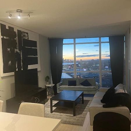 Cozy Fort York Condo 토론토 외부 사진