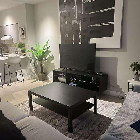 Cozy Fort York Condo 토론토 외부 사진