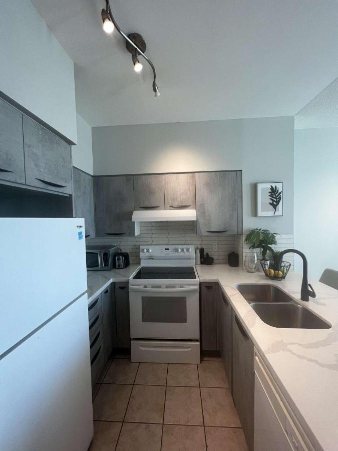 Cozy Fort York Condo 토론토 외부 사진